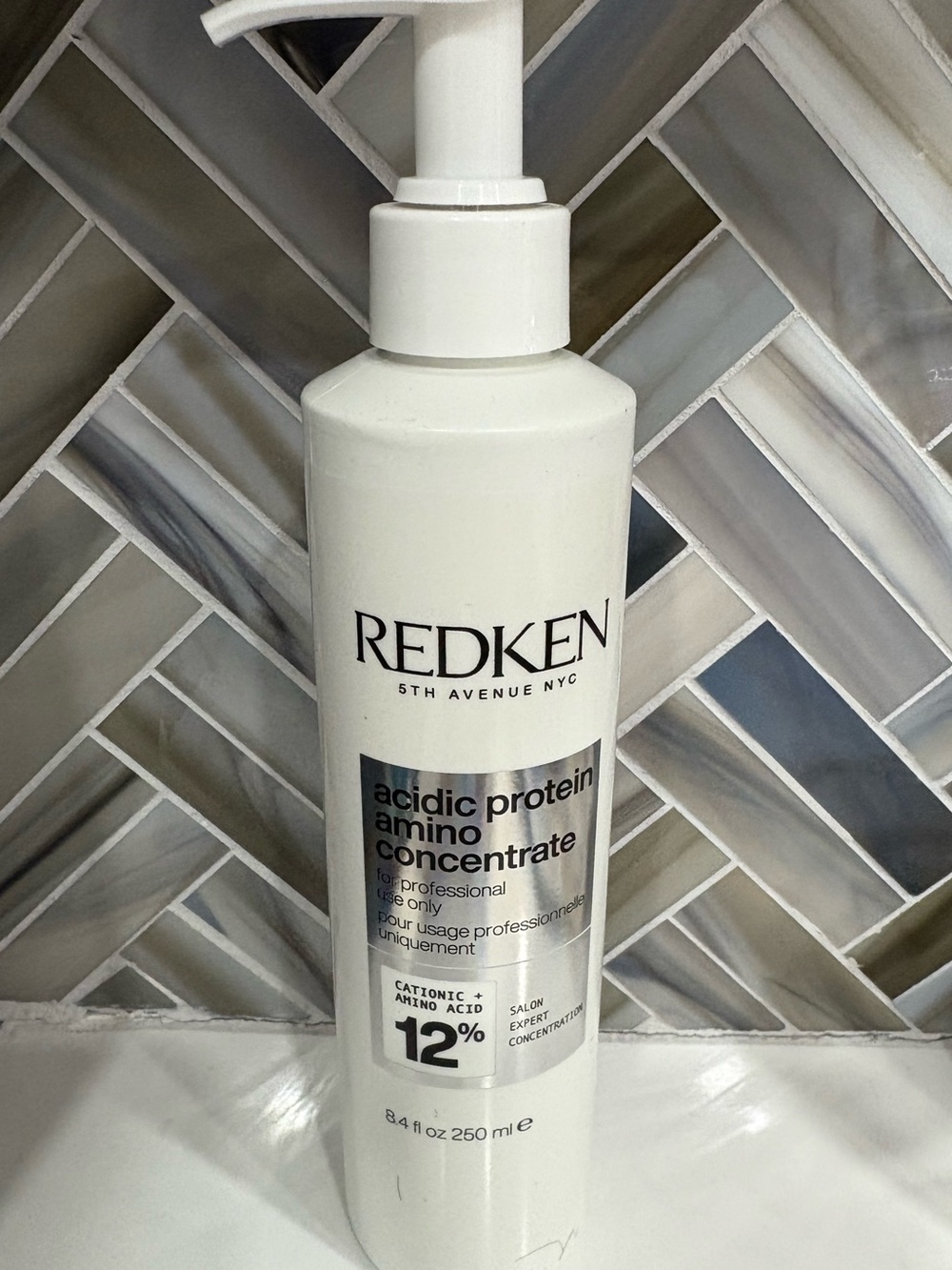 Redken White Pump Bottle Acidic Protein Amino Concentrate 8.5 oz